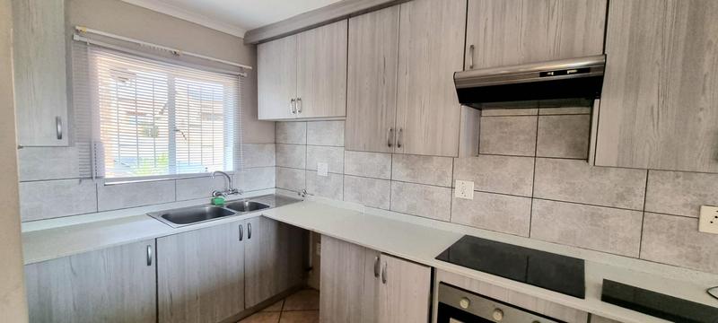 2 Bedroom Property for Sale in Eldoraigne Gauteng