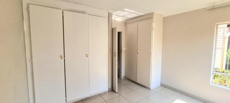 2 Bedroom Property for Sale in Eldoraigne Gauteng