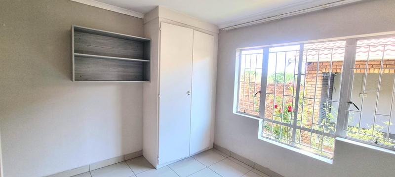 2 Bedroom Property for Sale in Eldoraigne Gauteng