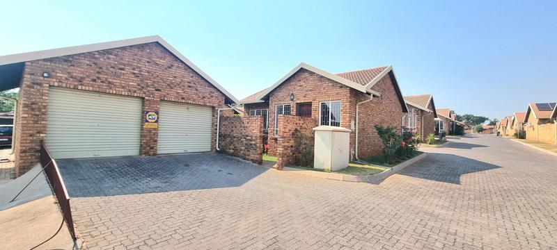 2 Bedroom Property for Sale in Eldoraigne Gauteng