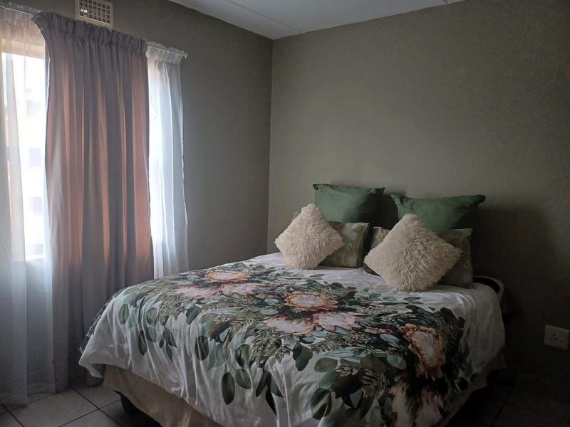 2 Bedroom Property for Sale in Heuweloord Gauteng