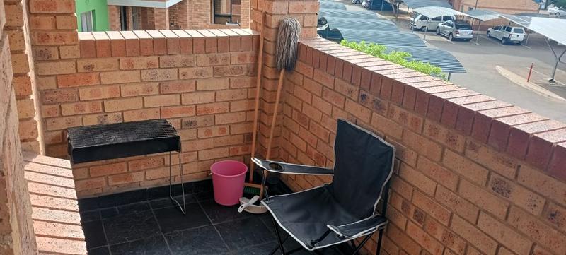 2 Bedroom Property for Sale in Heuweloord Gauteng