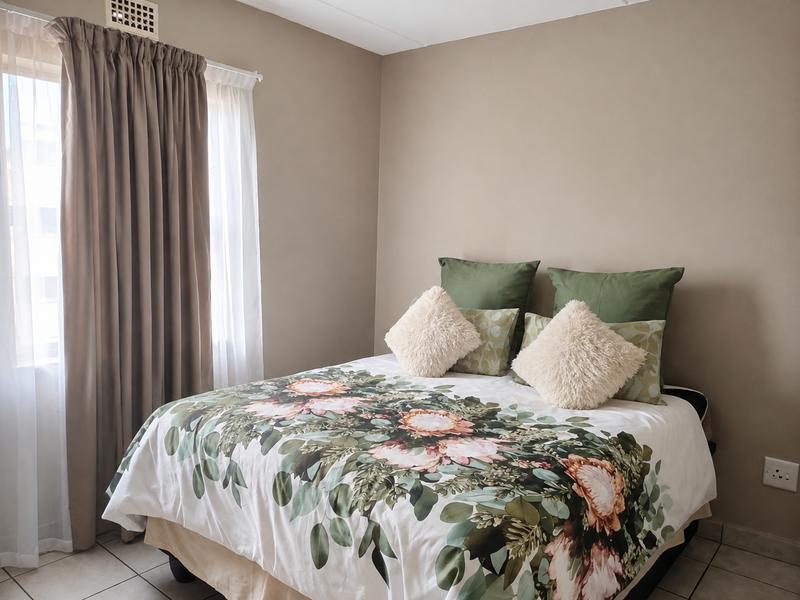 2 Bedroom Property for Sale in Heuweloord Gauteng