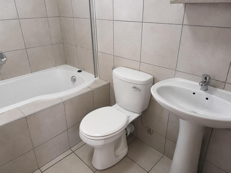 2 Bedroom Property for Sale in Heuweloord Gauteng