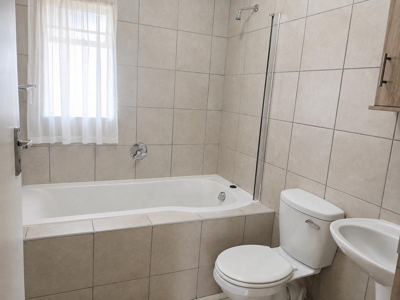 2 Bedroom Property for Sale in Heuweloord Gauteng