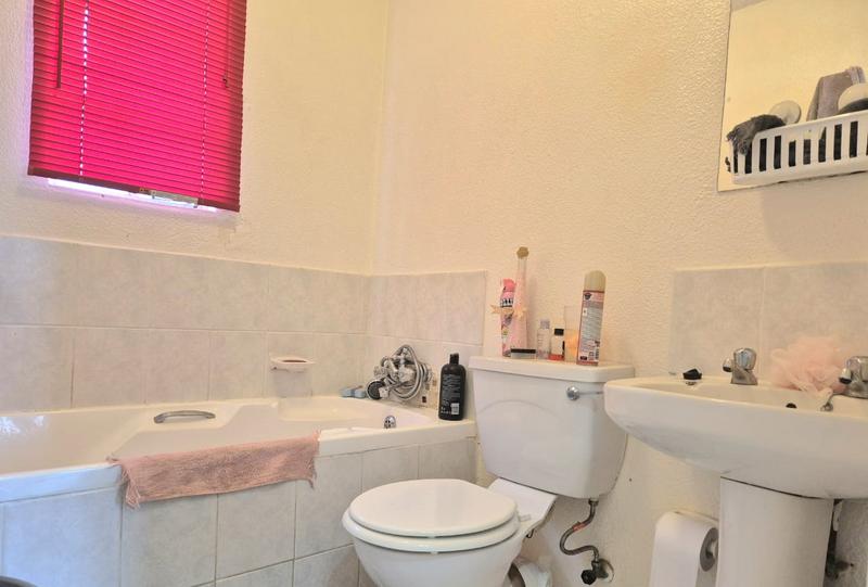 2 Bedroom Property for Sale in Rietvalleirand Gauteng