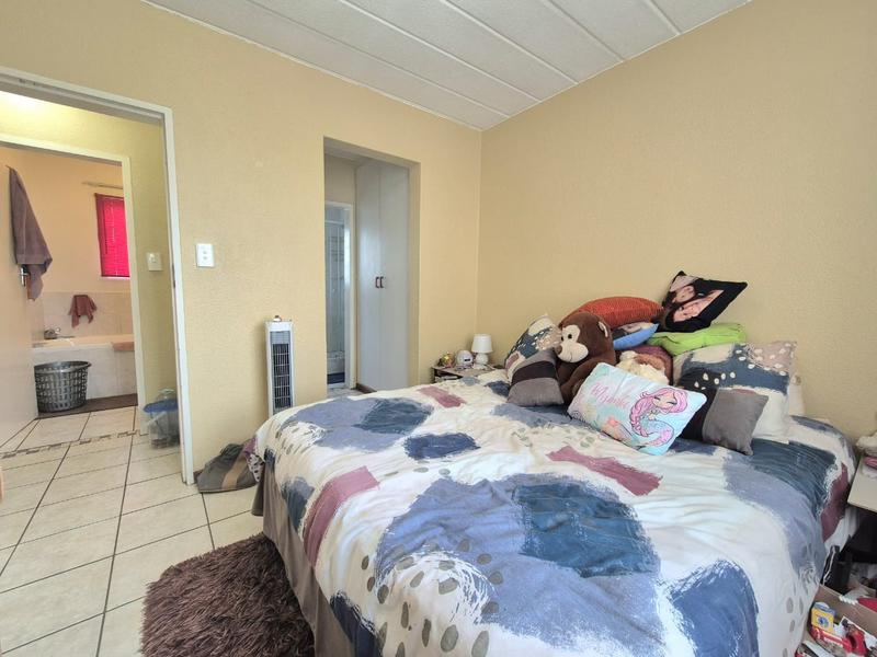 2 Bedroom Property for Sale in Rietvalleirand Gauteng