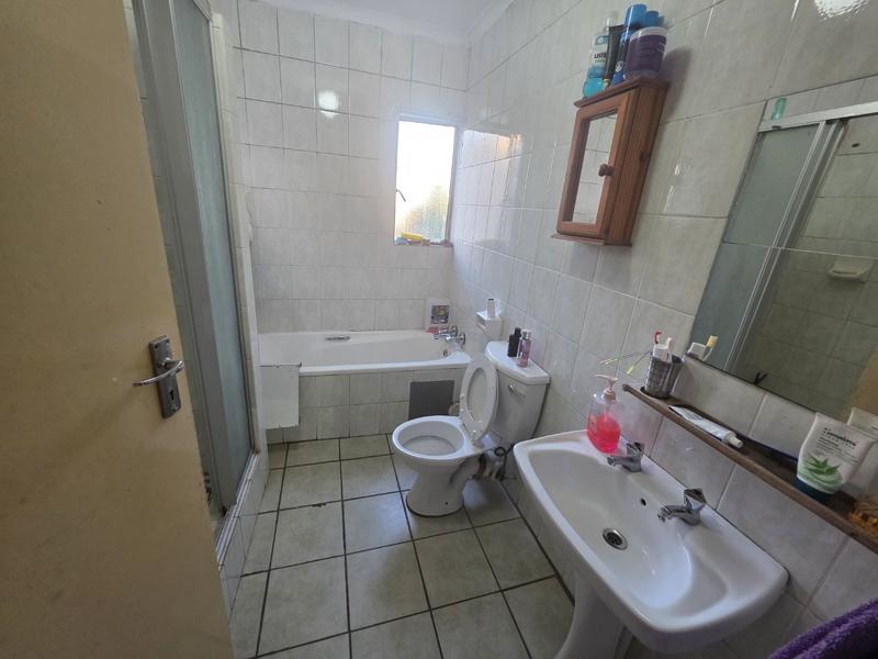 2 Bedroom Property for Sale in Magalieskruin Gauteng