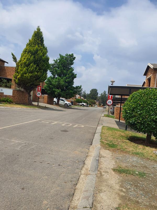 2 Bedroom Property for Sale in Honeypark Gauteng