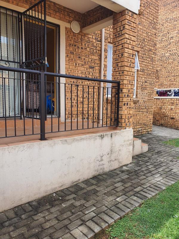 2 Bedroom Property for Sale in Honeypark Gauteng
