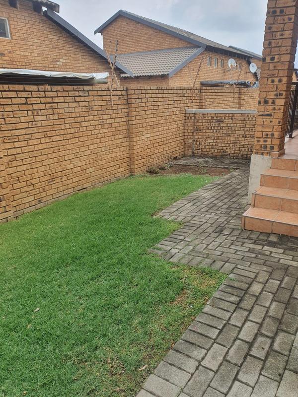 2 Bedroom Property for Sale in Honeypark Gauteng