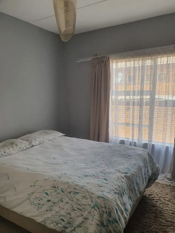 2 Bedroom Property for Sale in Honeypark Gauteng