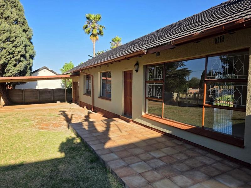 To Let 3 Bedroom Property for Rent in Kibler Park Gauteng