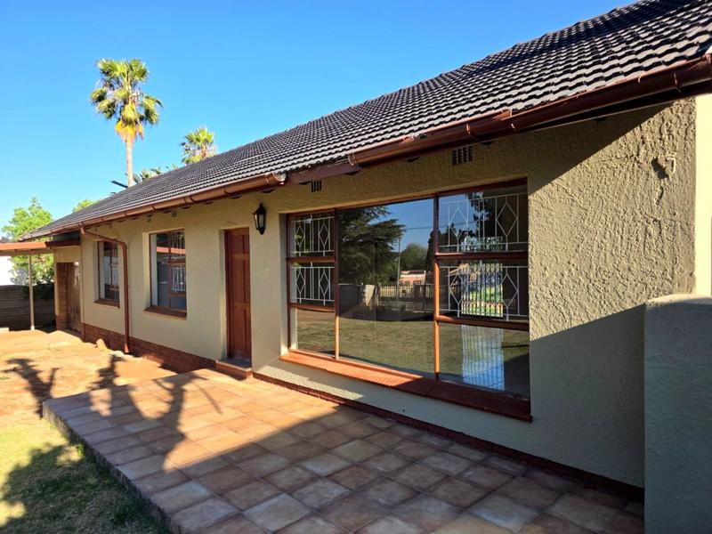 To Let 3 Bedroom Property for Rent in Kibler Park Gauteng