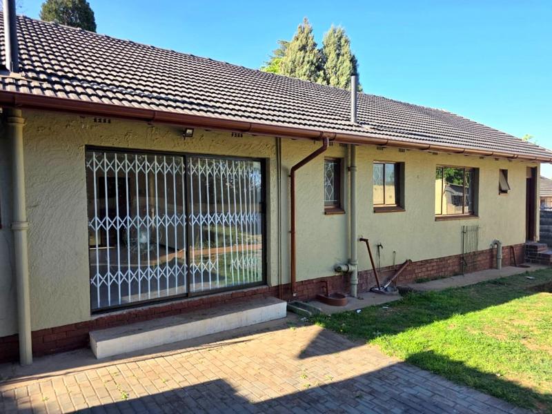To Let 3 Bedroom Property for Rent in Kibler Park Gauteng