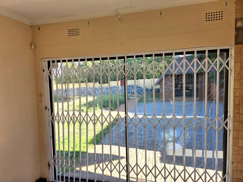 To Let 3 Bedroom Property for Rent in Kibler Park Gauteng