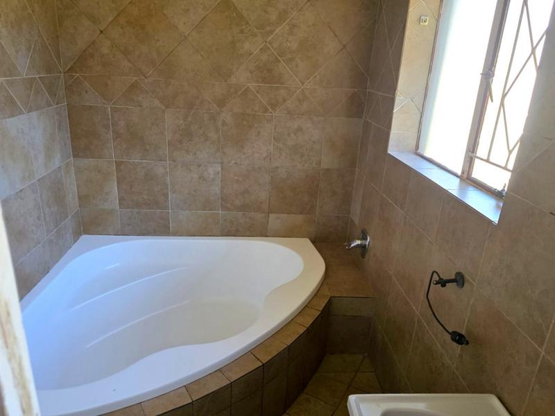To Let 3 Bedroom Property for Rent in Kibler Park Gauteng
