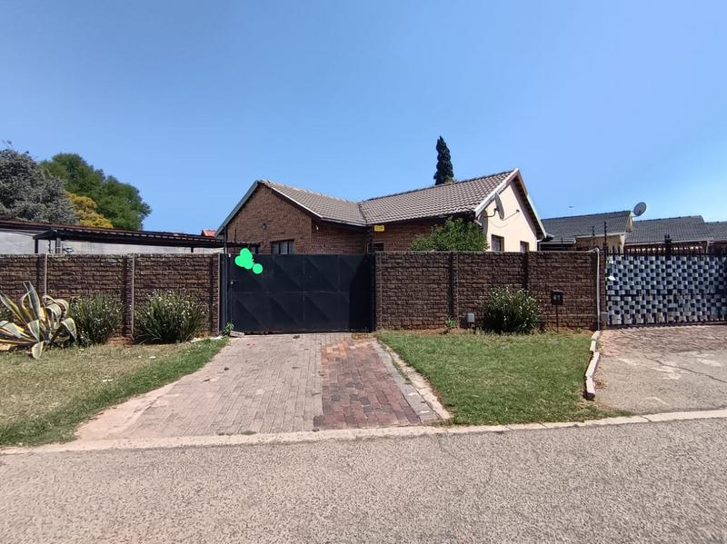 To Let 3 Bedroom Property for Rent in Marlands Gauteng