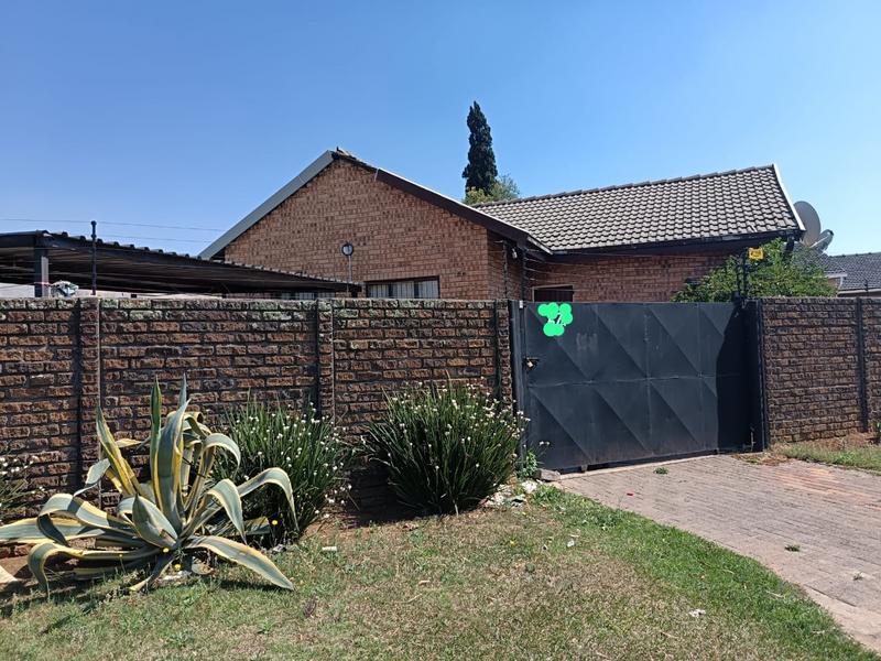 To Let 3 Bedroom Property for Rent in Marlands Gauteng