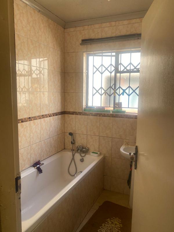 2 Bedroom Property for Sale in Bram Fischerville Gauteng