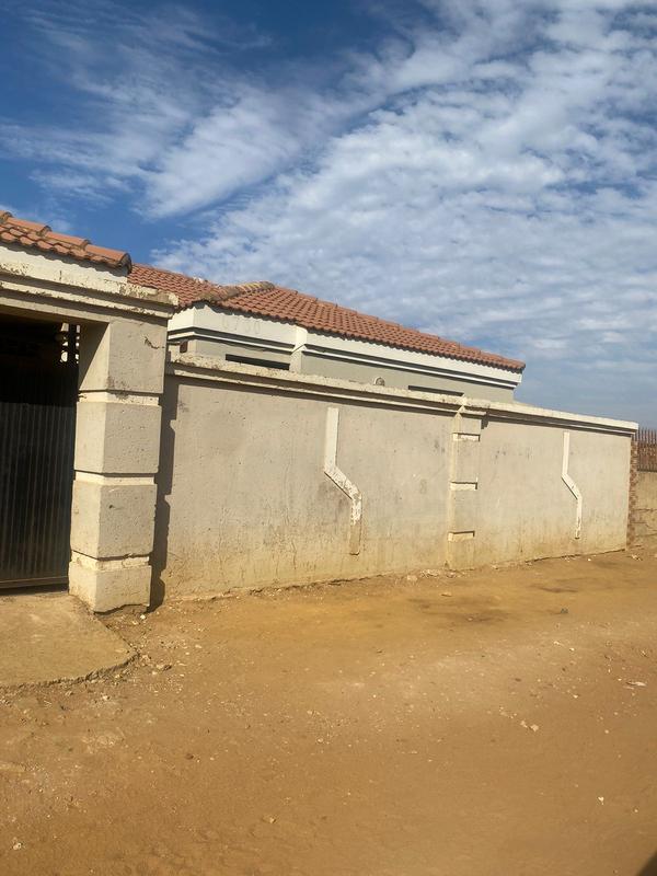 2 Bedroom Property for Sale in Bram Fischerville Gauteng