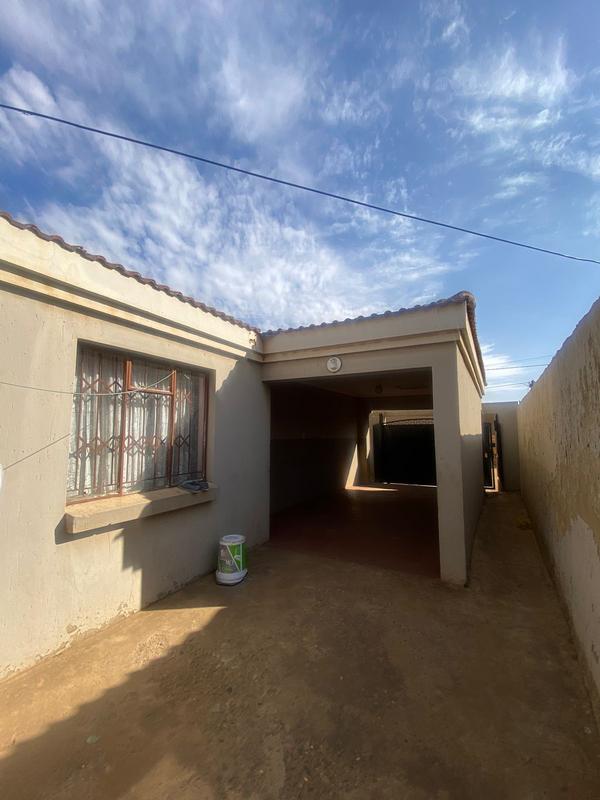 2 Bedroom Property for Sale in Bram Fischerville Gauteng