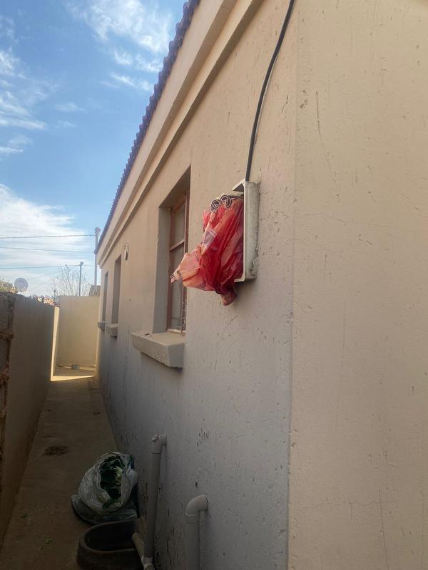 2 Bedroom Property for Sale in Bram Fischerville Gauteng