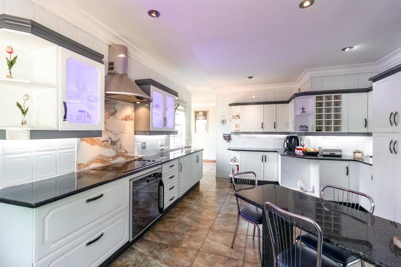 4 Bedroom Property for Sale in Bedfordview Gauteng