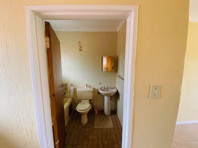 3 Bedroom Property for Sale in Clayville East Gauteng
