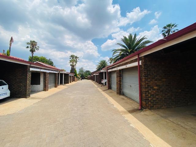 3 Bedroom Property for Sale in Clayville East Gauteng