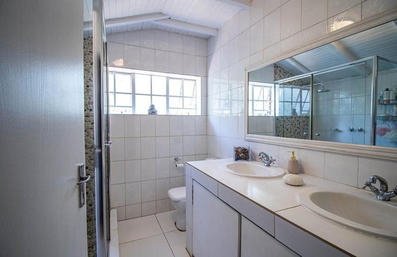 3 Bedroom Property for Sale in Glen Austin Gauteng
