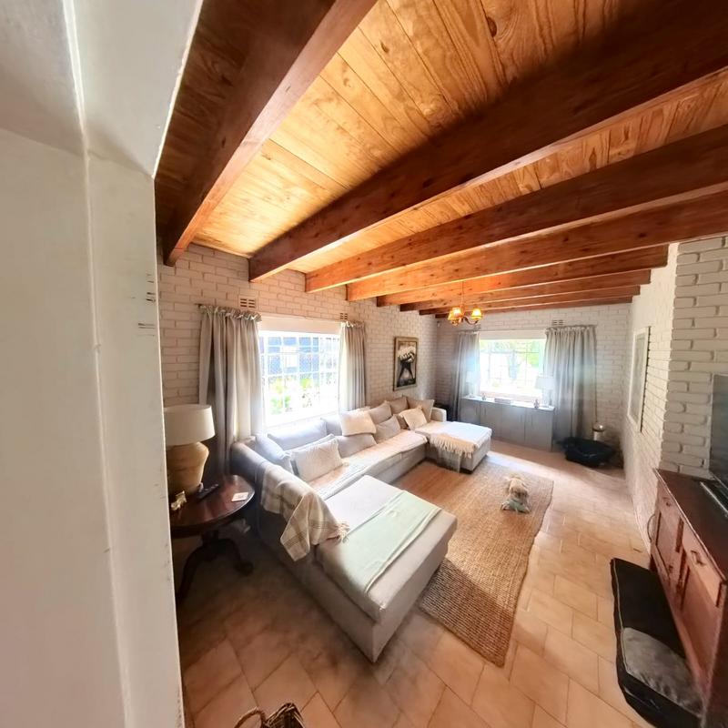 4 Bedroom Property for Sale in Glen Austin Gauteng