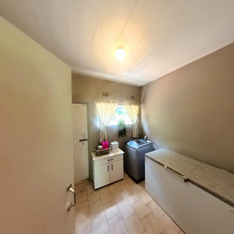 4 Bedroom Property for Sale in Glen Austin Gauteng