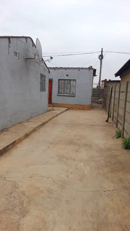 4 Bedroom Property for Sale in Vergenoeg Gauteng