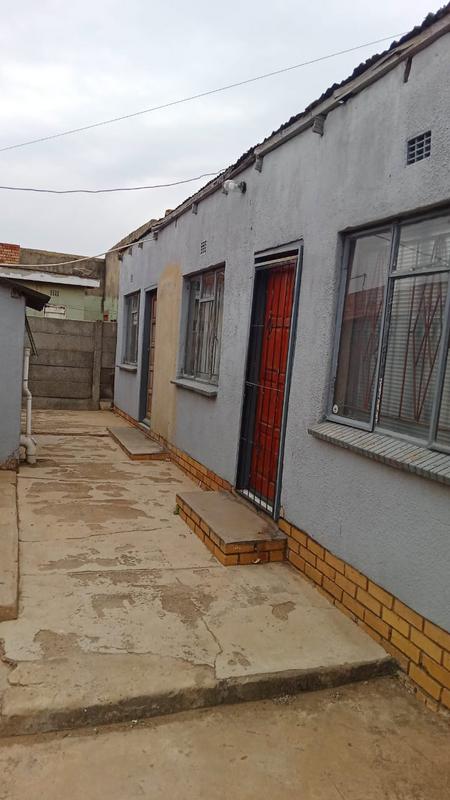 4 Bedroom Property for Sale in Vergenoeg Gauteng