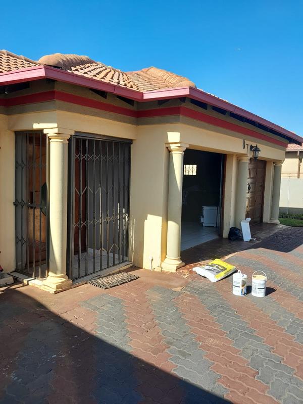 3 Bedroom Property for Sale in Dawn Park Gauteng