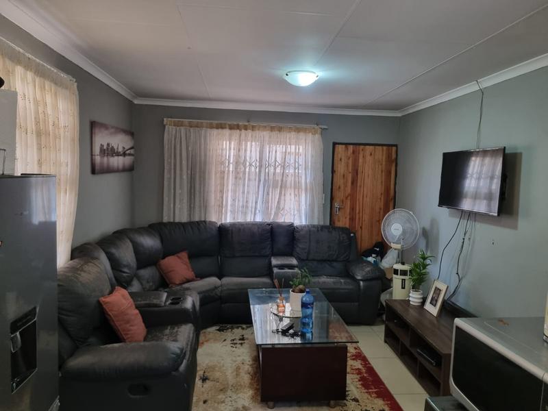 2 Bedroom Property for Sale in Windmill Park Gauteng
