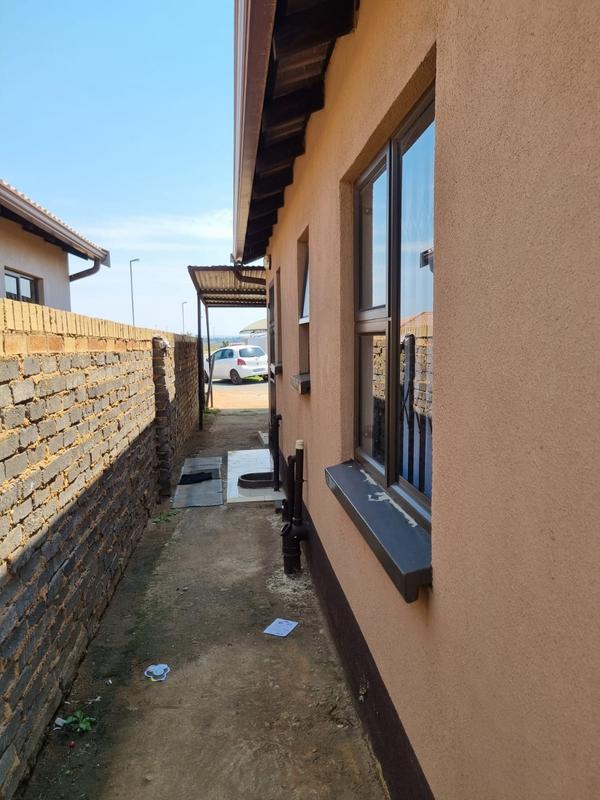 2 Bedroom Property for Sale in Windmill Park Gauteng