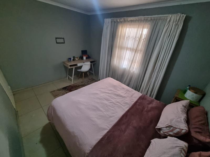 2 Bedroom Property for Sale in Windmill Park Gauteng