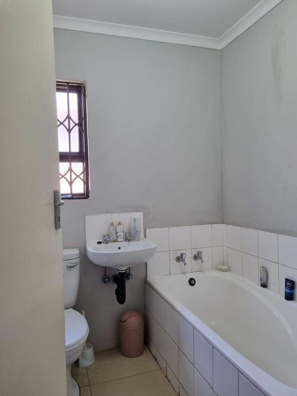 2 Bedroom Property for Sale in Windmill Park Gauteng