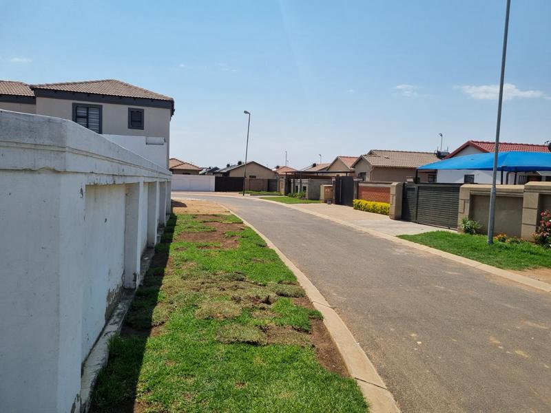 2 Bedroom Property for Sale in Windmill Park Gauteng