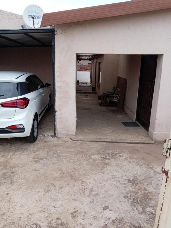 5 Bedroom Property for Sale in Buhle Park Gauteng
