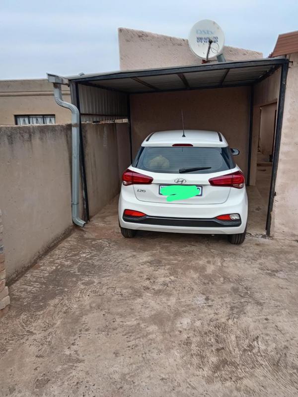 5 Bedroom Property for Sale in Buhle Park Gauteng