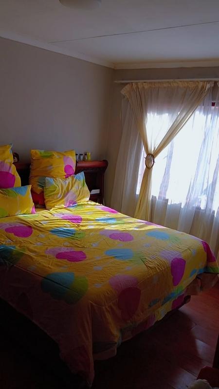 5 Bedroom Property for Sale in Buhle Park Gauteng