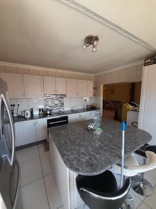 3 Bedroom Property for Sale in Dersley Gauteng