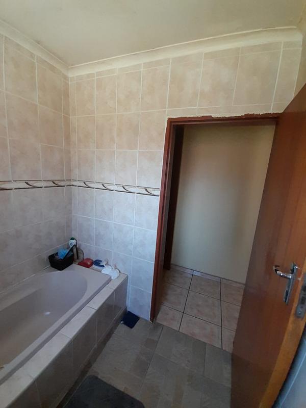3 Bedroom Property for Sale in Dersley Gauteng
