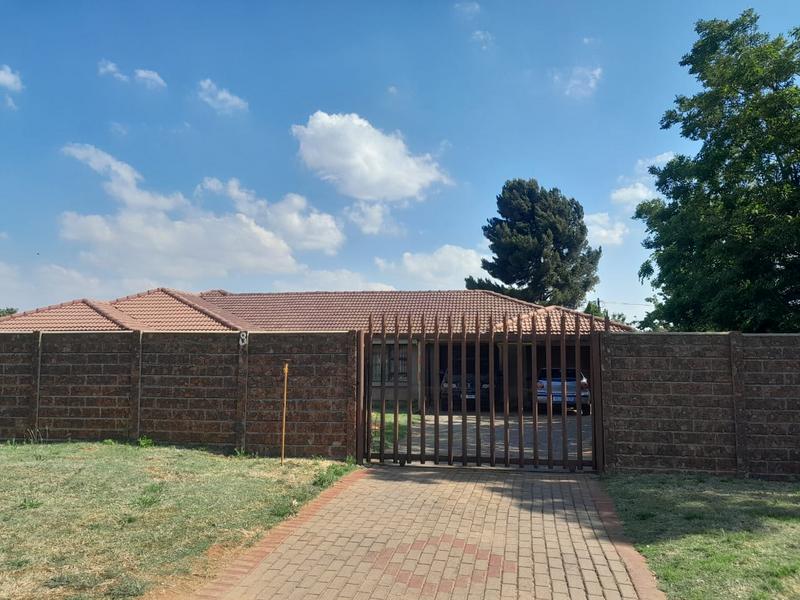 3 Bedroom Property for Sale in Dersley Gauteng