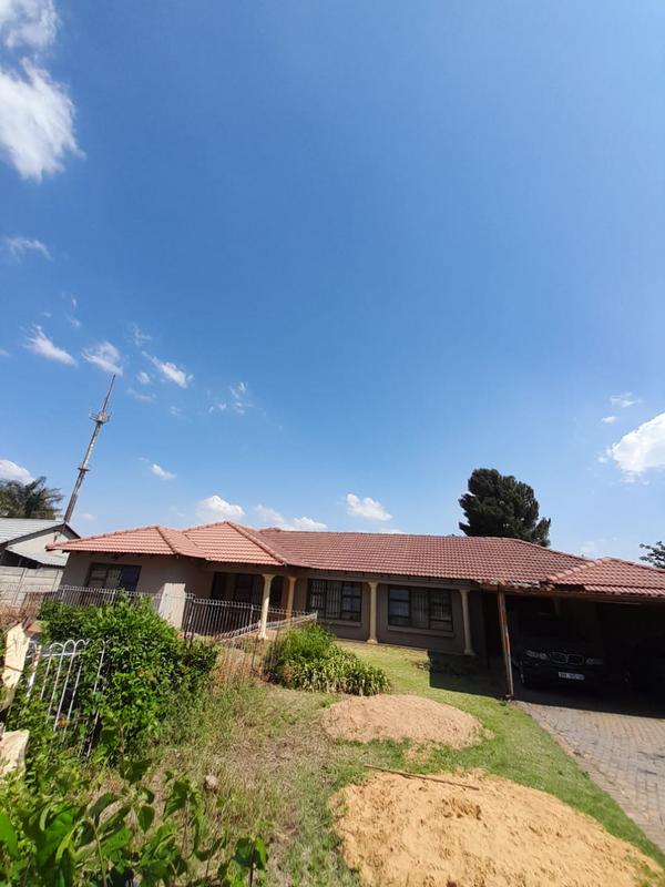 3 Bedroom Property for Sale in Dersley Gauteng