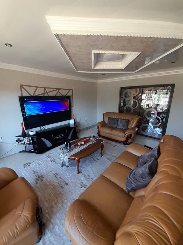 3 Bedroom Property for Sale in Dersley Gauteng