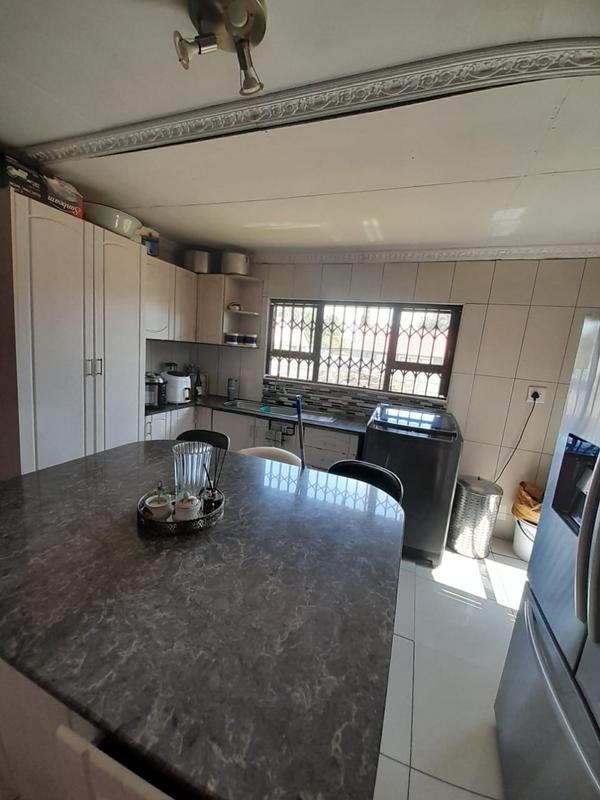 3 Bedroom Property for Sale in Dersley Gauteng
